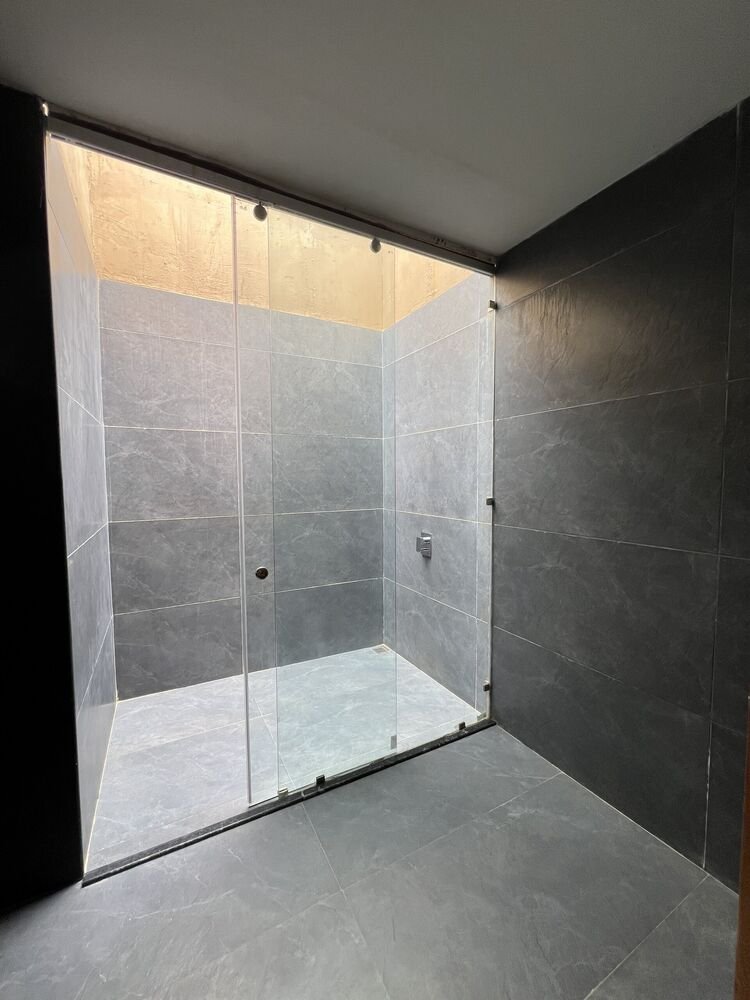 The open-to-sky shower